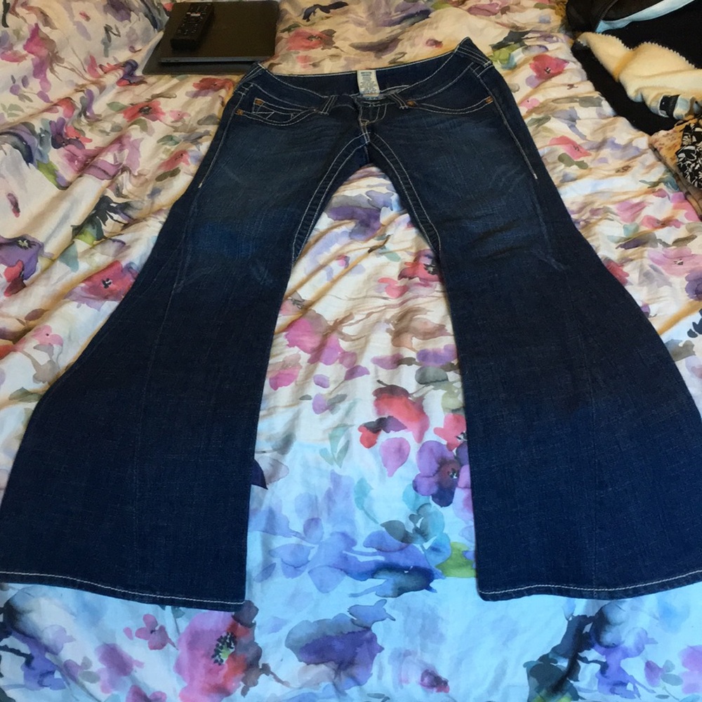 True religion flare jeans size 28 fit like 26
